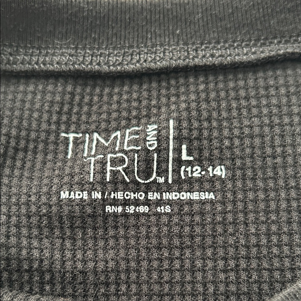 Time and Tru Women's Black Long Sleeve Tee - Picture 2 of 3